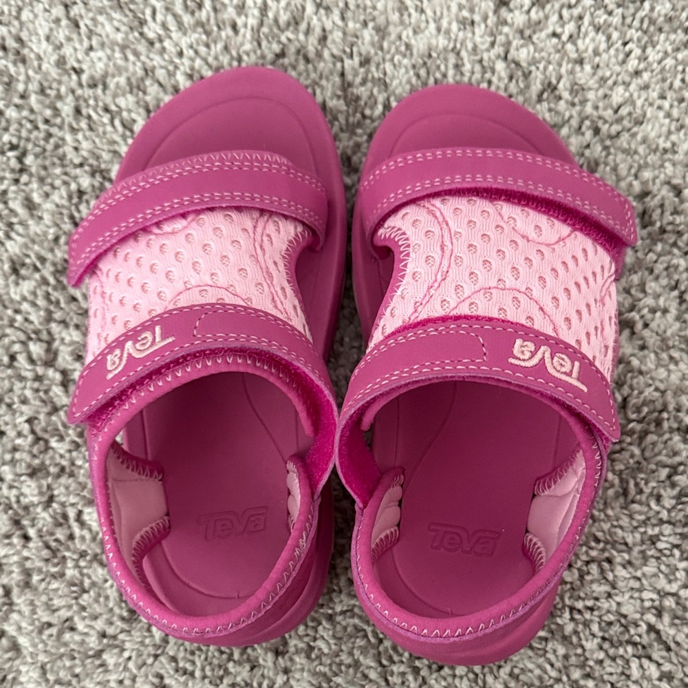 Toddler 9 Never Worn Teva Sandals